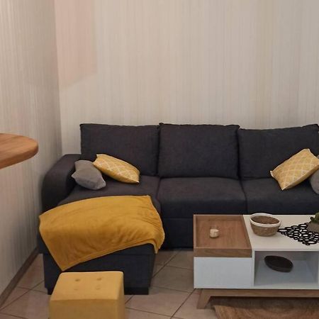 Petite Maison De Bourg Proche A84 Ducey-Les Cheris Bagian luar foto